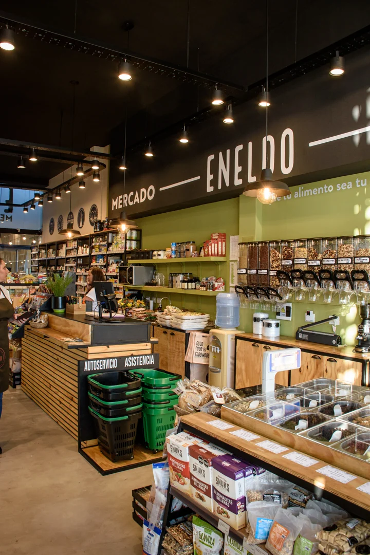 Tienda Eneldo, mercado natural con alimentos saludables y productos sin TACC. Totebag hecha con materiales reciclados