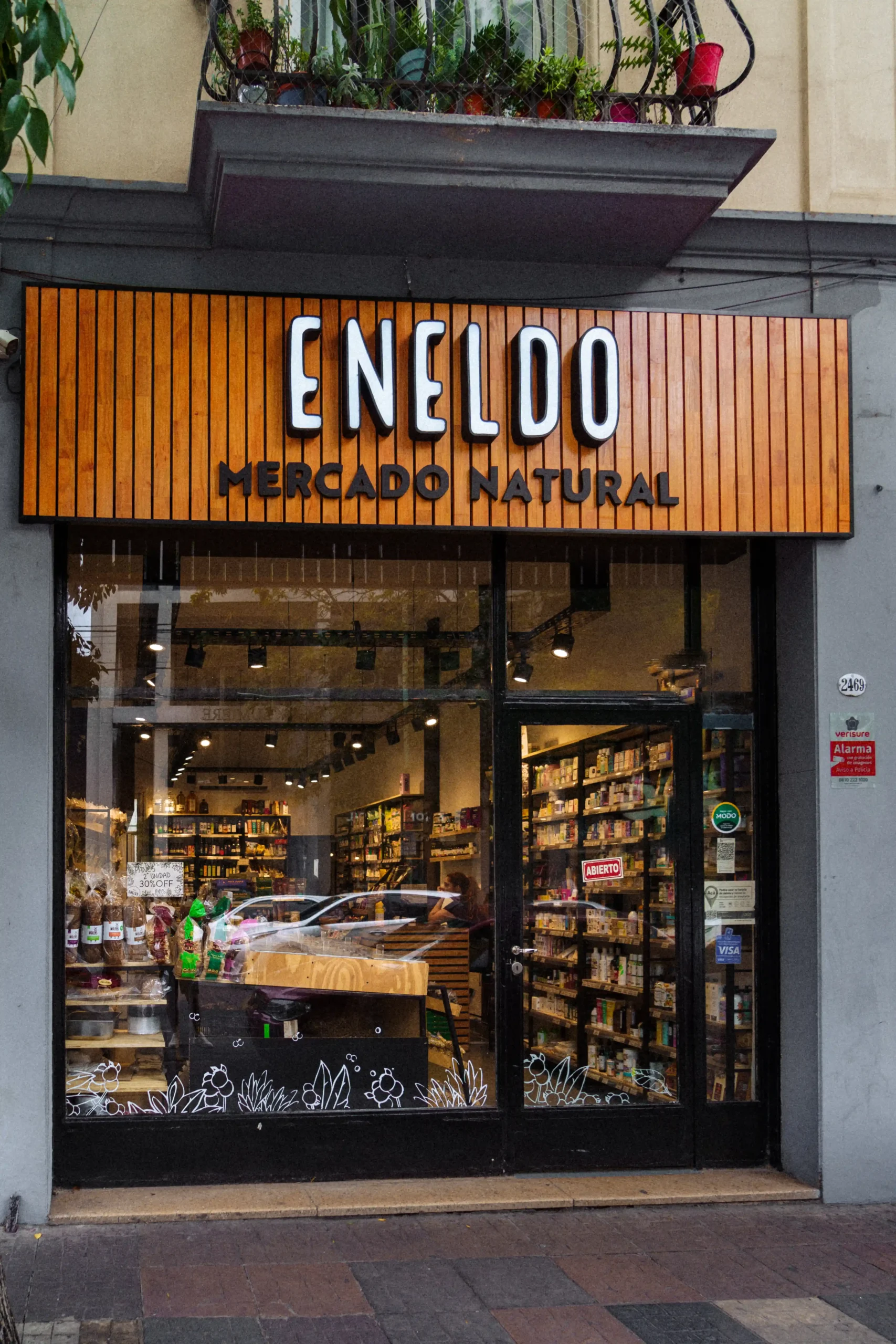 Tienda Eneldo, mercado natural con alimentos saludables y productos sin TACC. Totebag hecha con materiales reciclados